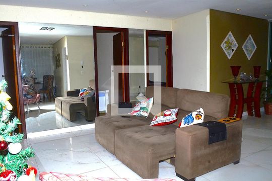 Detalhe Sala de casa à venda com 5 quartos, 200m² em Dom Silvério, Belo Horizonte