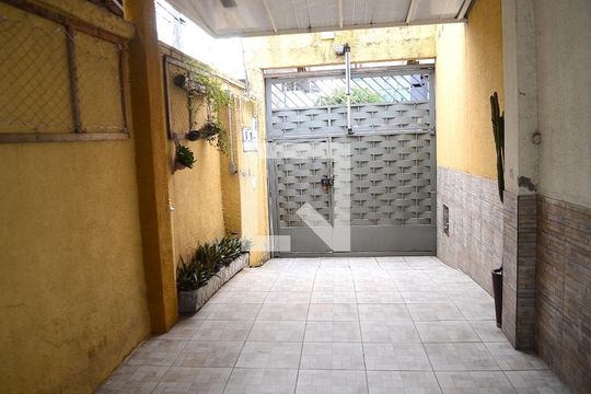 Garagem de casa à venda com 5 quartos, 200m² em Dom Silvério, Belo Horizonte