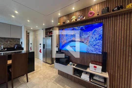 Sala de apartamento à venda com 1 quarto, 50m² em Alphaville Empresarial, Barueri