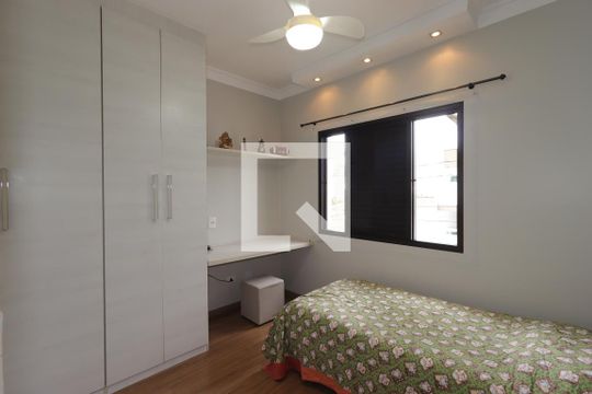 Quarto 1 de casa à venda com 3 quartos, 163m² em Pinheirinho, Santo André