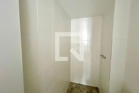 Banheiro 1 de apartamento à venda com 2 quartos, 56m² em Vila Rosalia, Guarulhos