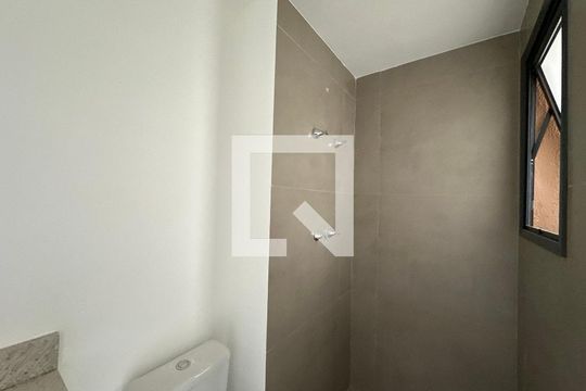 Banheiro da Suíte 2 de apartamento à venda com 3 quartos, 120m² em Centro Comercial Jubran, Barueri