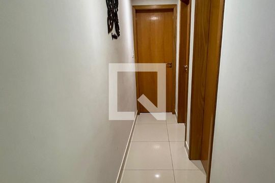 Corredor de apartamento para alugar com 2 quartos, 96m² em Vila Pires, Santo André
