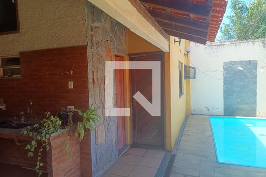 Casa à venda com 3 quartos, 175m² em Serra Grande, Niterói