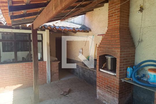 Casa à venda com 3 quartos, 175m² em Serra Grande, Niterói