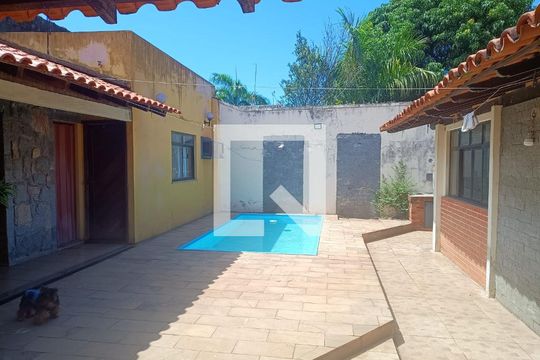 Casa à venda com 3 quartos, 175m² em Serra Grande, Niterói
