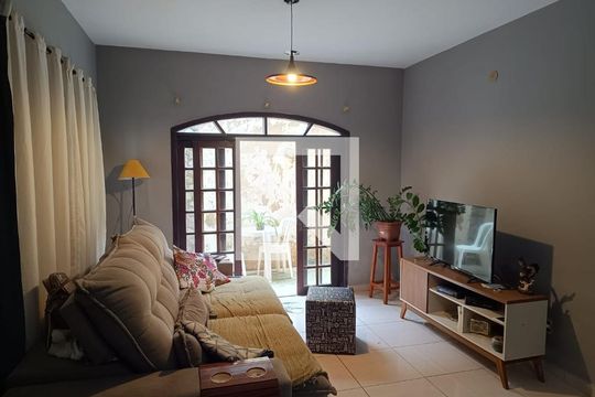 Casa à venda com 3 quartos, 175m² em Serra Grande, Niterói