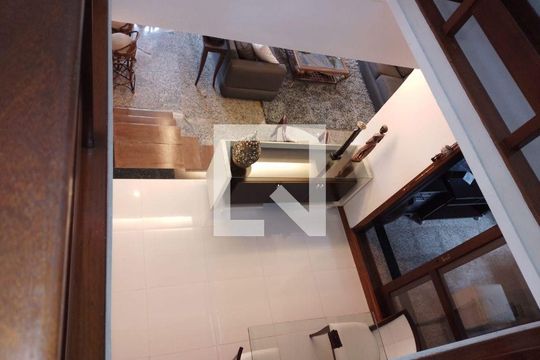 Casa à venda com 3 quartos, 240m² em Badu, Niterói