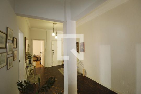 Corredor de apartamento à venda com 3 quartos, 153m² em Independência, Porto Alegre