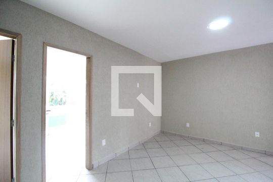 Sala de casa à venda com 2 quartos, 100m² em Taquara, Rio de Janeiro
