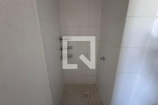 Banheiro de apartamento para alugar com 2 quartos, 55m² em Feitoria, São Leopoldo