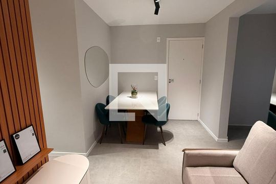Sala de apartamento para alugar com 2 quartos, 45m² em Jardim Nova Europa, Campinas