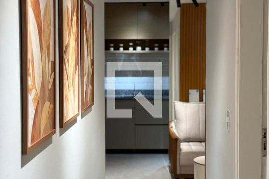 Sala  de apartamento para alugar com 2 quartos, 45m² em Jardim Nova Europa, Campinas