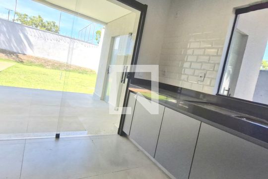 Casa à venda com 3 quartos, 500m² em Várzea, Lagoa Santa
