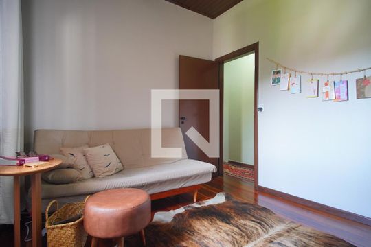 Sala de TV de casa à venda com 2 quartos, 600m² em Pátria Nova, Novo Hamburgo