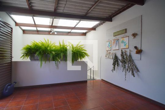 Escritório de casa à venda com 2 quartos, 600m² em Pátria Nova, Novo Hamburgo