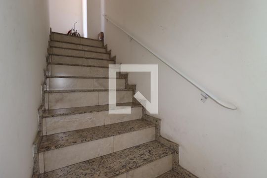 Escada de apartamento à venda com 2 quartos, 70m² em Parque Erasmo Assunção, Santo André