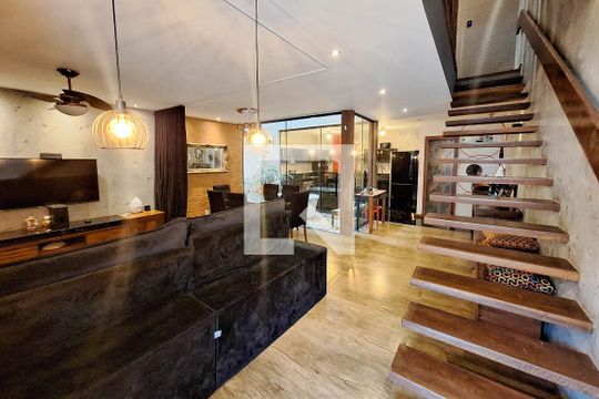 Sala de casa à venda com 4 quartos, 240m² em São Francisco, Niterói