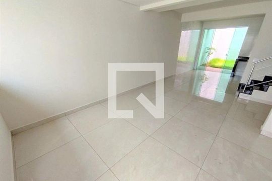 Sala de casa à venda com 3 quartos, 105m² em Santa Amelia, Belo Horizonte