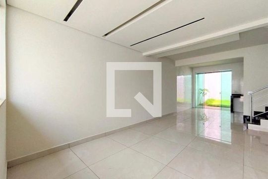 Sala de casa à venda com 3 quartos, 105m² em Santa Amelia, Belo Horizonte