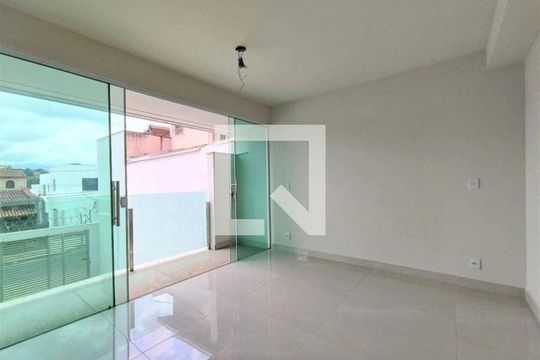 Sala de casa à venda com 3 quartos, 105m² em Santa Amelia, Belo Horizonte
