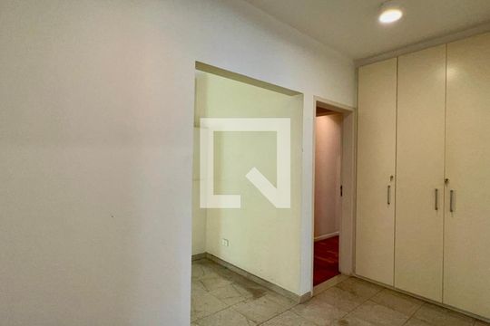 Hall de entrada de casa à venda com 4 quartos, 360m² em Vila Madalena, São Paulo
