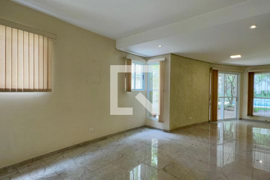 Sala de casa à venda com 4 quartos, 360m² em Vila Madalena, São Paulo