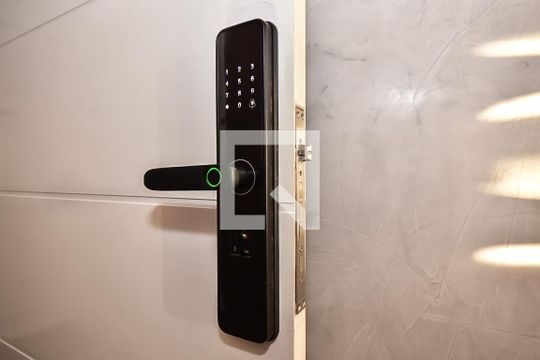 Fechadura Eletrônica de apartamento para alugar com 3 quartos, 145m² em Jardim Caboré, São Paulo