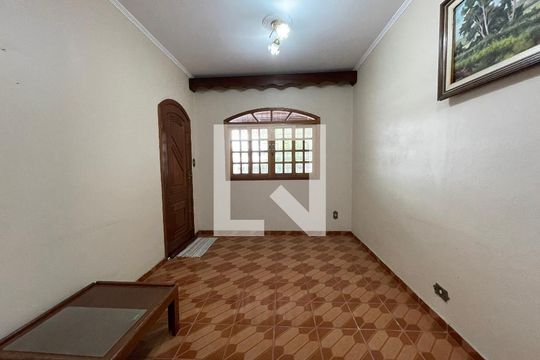 Sala 1 de casa à venda com 4 quartos, 218m² em Conjunto Residencial Butanta, São Paulo