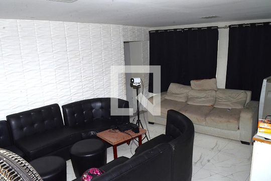 Sala de casa à venda com 6 quartos, 380m² em Goiânia, Belo Horizonte