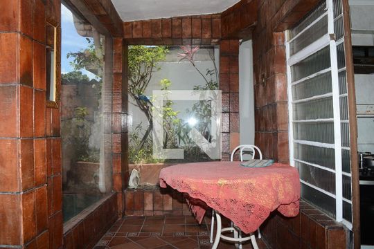 Área externa de casa à venda com 6 quartos, 380m² em Goiânia, Belo Horizonte