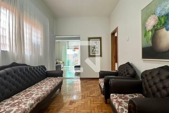 Sala  de casa à venda com 3 quartos, 236m² em Sagrada Família, Belo Horizonte