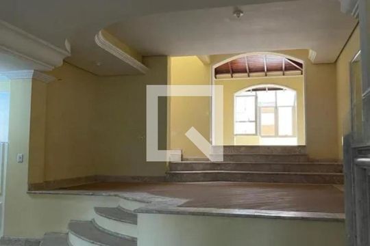 Casa para alugar com 4 quartos, 430m² em Santa Tereza, Porto Alegre