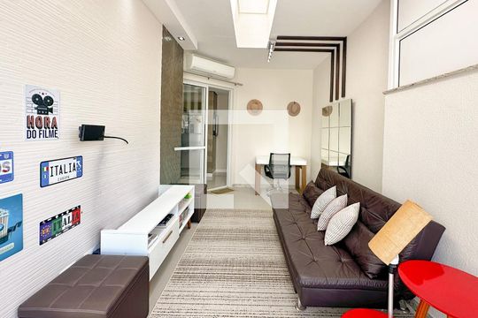 Sala de apartamento para alugar com 2 quartos, 120m² em Canasvieiras, Florianópolis