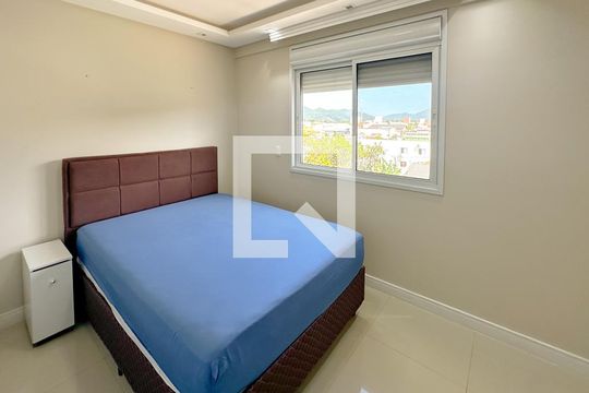 Quarto de apartamento para alugar com 2 quartos, 120m² em Canasvieiras, Florianópolis