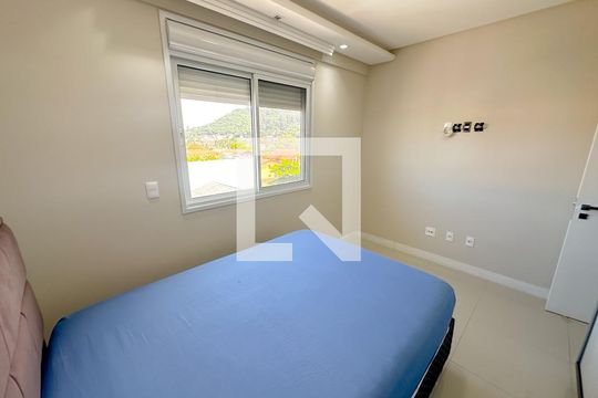 Quarto de apartamento para alugar com 2 quartos, 120m² em Canasvieiras, Florianópolis