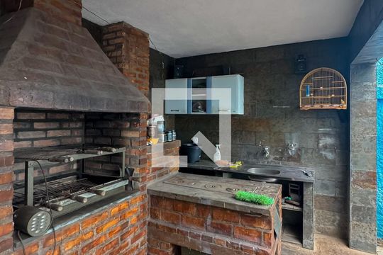 Casa à venda com 3 quartos, 240m² em Pindorama, Belo Horizonte