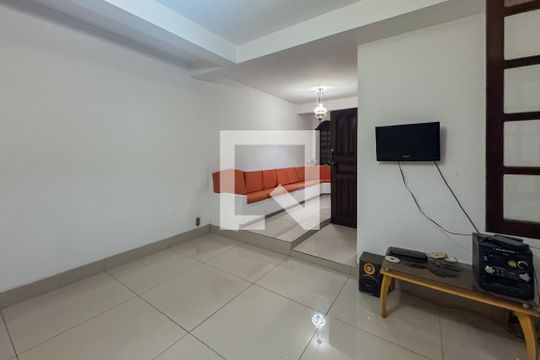 Casa à venda com 3 quartos, 240m² em Pindorama, Belo Horizonte
