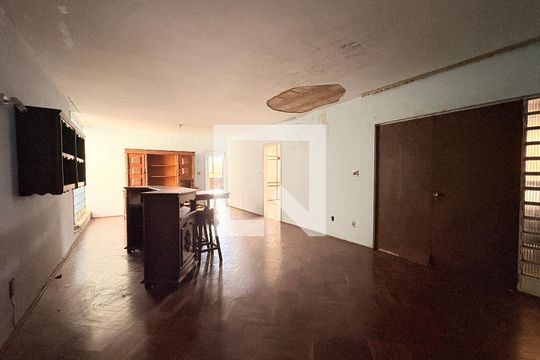 Casa à venda com 3 quartos, 1037m² em Vila Isabel Eber, Jundiaí