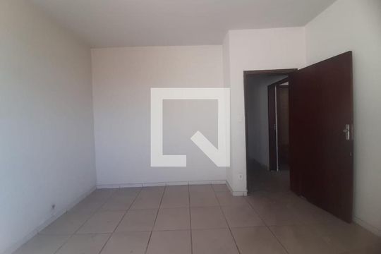 Quarto de casa para alugar com 3 quartos, 120m² em Centro, Betim