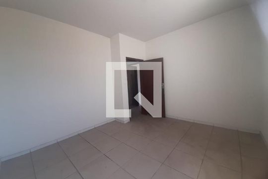 Quarto de casa para alugar com 3 quartos, 120m² em Centro, Betim