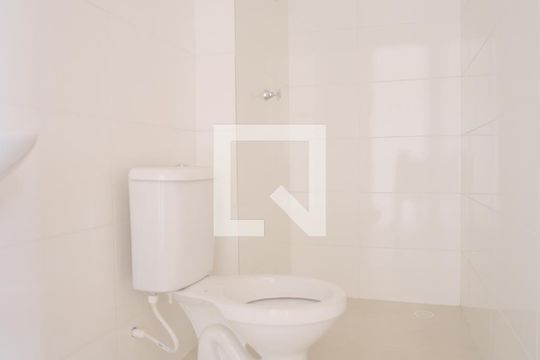 Banheiro de kitnet/studio à venda com 1 quarto, 24m² em Vila Carrão, São Paulo