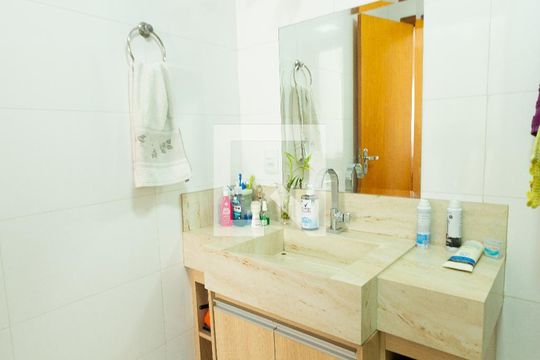 Casa para alugar com 3 quartos, 150m² em Vila Paris, Contagem