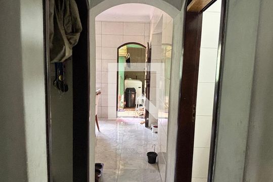 Corredor de casa à venda com 3 quartos, 171m² em Vila Homero Thon, Santo André