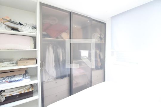 Suíte de apartamento à venda com 3 quartos, 94m² em Vila Campo Grande, São Paulo