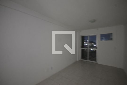 Sala de apartamento para alugar com 2 quartos, 64m² em Praça Seca, Rio de Janeiro