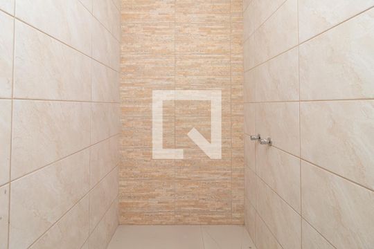 Banheiro Social 2 de casa à venda com 3 quartos, 185m² em Guarujá, Porto Alegre