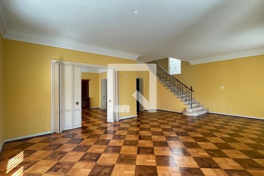 Sala de casa à venda com 3 quartos, 643m² em Grajaú, Rio de Janeiro