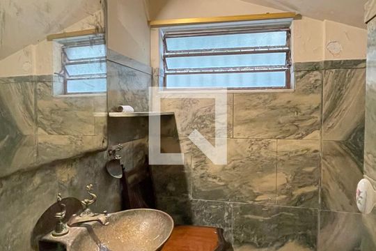 Lavabo de casa à venda com 3 quartos, 643m² em Grajaú, Rio de Janeiro