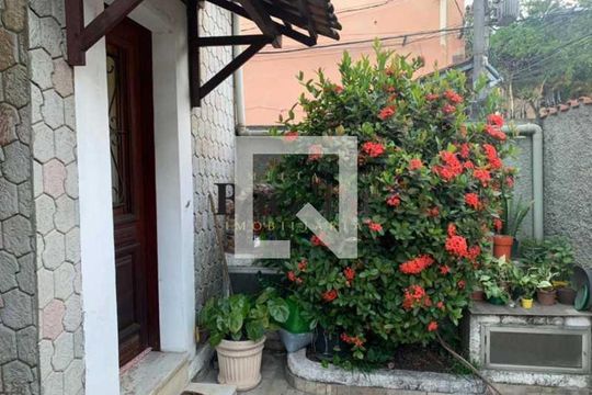 Casa à venda com 6 quartos, 259m² em Grajaú, Rio de Janeiro